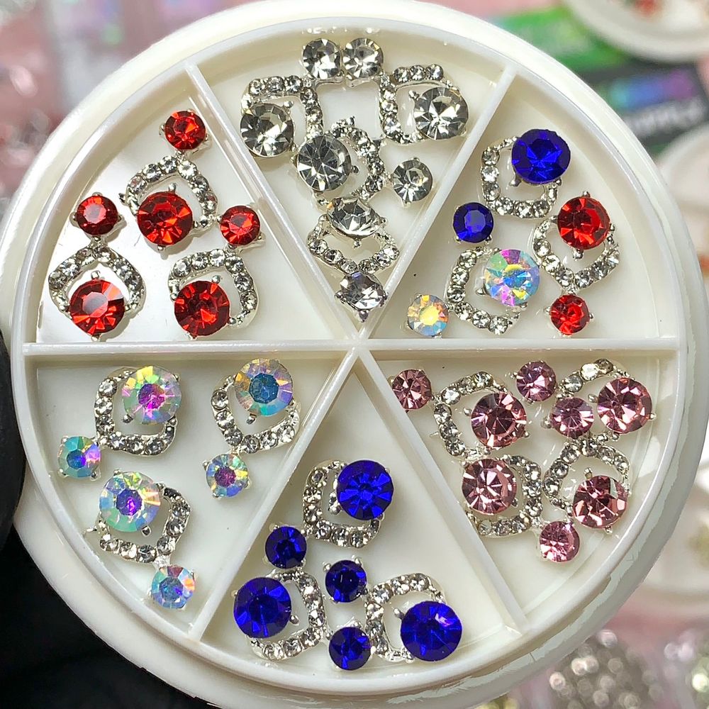 3D Christmas Nail Charms: Festive Nail Art Ideas