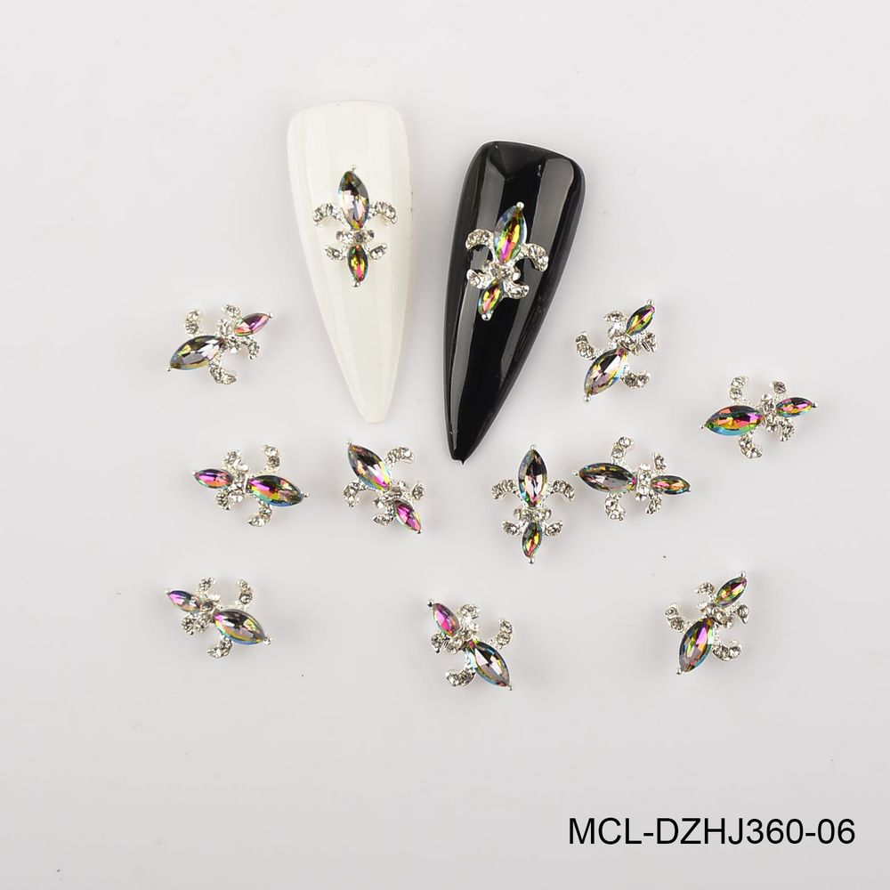 Saint Fleur De Lis nail charms pack - 8